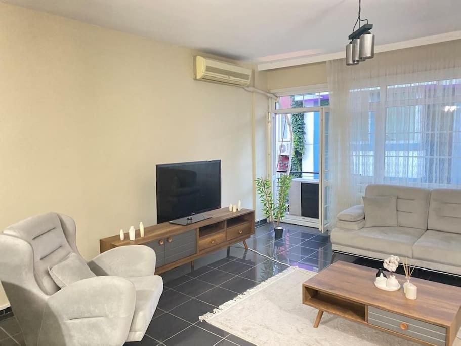 Apartmán Comfy - Spacious Flat On The Kadikoey Seaside Istanbulská provincie Exteriér fotografie